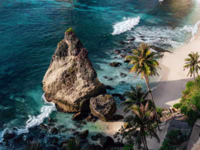 beautiful-diamond-beach-penida-island-bali-indonesia_181624-41884